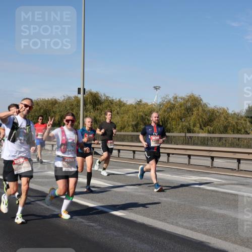 03.10.2025 - Köhlbrandbrückenlauf Julia Fischer http://msf.ph/oto/9010040 03.10.2025 12:54:44 Position 3 6816 meine-sportfotos.de