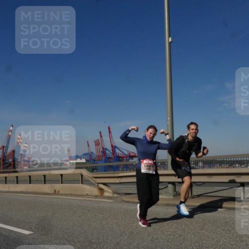 03.10.2025 - Köhlbrandbrückenlauf Matties Gatica Varas http://msf.ph/oto/9010047 03.10.2025 13:08:16 Position 2  meine-sportfotos.de