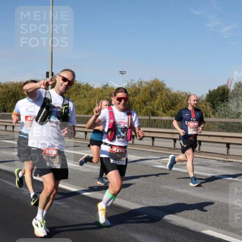 03.10.2025 - Köhlbrandbrückenlauf Julia Fischer http://msf.ph/oto/9010049 03.10.2025 12:54:45 Position 3  meine-sportfotos.de