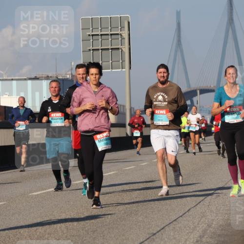 03.10.2025 - Köhlbrandbrückenlauf Luisa Fischer http://msf.ph/oto/9010052 03.10.2025 10:52:01 Position 3 2761, 1424, 3835, 1626 meine-sportfotos.de