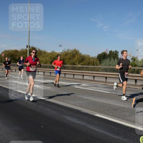 03.10.2025 - Köhlbrandbrückenlauf Julia Fischer http://msf.ph/oto/9010059 03.10.2025 12:54:47 Position 3 6813 meine-sportfotos.de