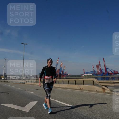 03.10.2025 - Köhlbrandbrückenlauf Matties Gatica Varas http://msf.ph/oto/9010068 03.10.2025 13:08:19 Position 2 5581 meine-sportfotos.de