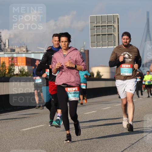 03.10.2025 - Köhlbrandbrückenlauf Luisa Fischer http://msf.ph/oto/9010078 03.10.2025 10:52:03 Position 3 1424, 3835, 1626 meine-sportfotos.de