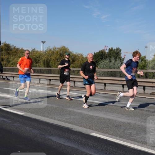 03.10.2025 - Köhlbrandbrückenlauf Julia Fischer http://msf.ph/oto/9010080 03.10.2025 12:54:50 Position 3  meine-sportfotos.de