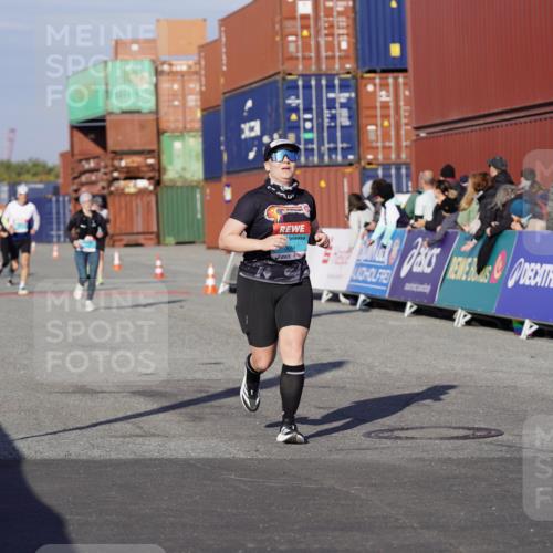 03.10.2025 - Köhlbrandbrückenlauf Michael Burmester http://msf.ph/oto/9010081 03.10.2025 10:11:07 Ziel 1844, 2214, 3011, 3334, 3653 meine-sportfotos.de