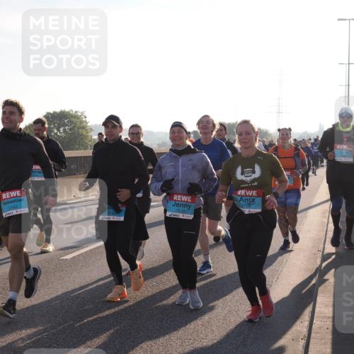 03.10.2025 - Köhlbrandbrückenlauf Fabian Wolf http://msf.ph/oto/9010088 03.10.2025 09:21:24 Position 3 3162, 3537, 3535, 3108, 3843 meine-sportfotos.de