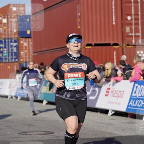 03.10.2025 - Köhlbrandbrückenlauf Michael Burmester http://msf.ph/oto/9010094 03.10.2025 10:11:08 Ziel 1844, 2214, 3011, 3167, 3334, 3542, 3653 meine-sportfotos.de