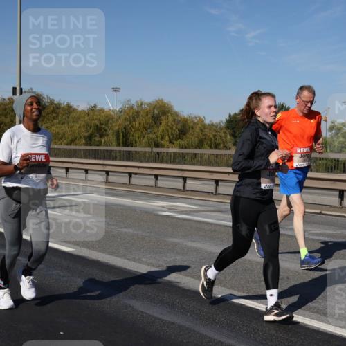 03.10.2025 - Köhlbrandbrückenlauf Julia Fischer http://msf.ph/oto/9010095 03.10.2025 12:54:52 Position 3 4351 meine-sportfotos.de