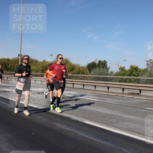 03.10.2025 - Köhlbrandbrückenlauf Julia Fischer http://msf.ph/oto/9010100 03.10.2025 12:54:53 Position 3  meine-sportfotos.de