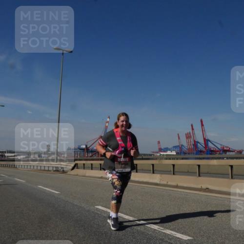 03.10.2025 - Köhlbrandbrückenlauf Matties Gatica Varas http://msf.ph/oto/9010103 03.10.2025 13:08:57 Position 2  meine-sportfotos.de