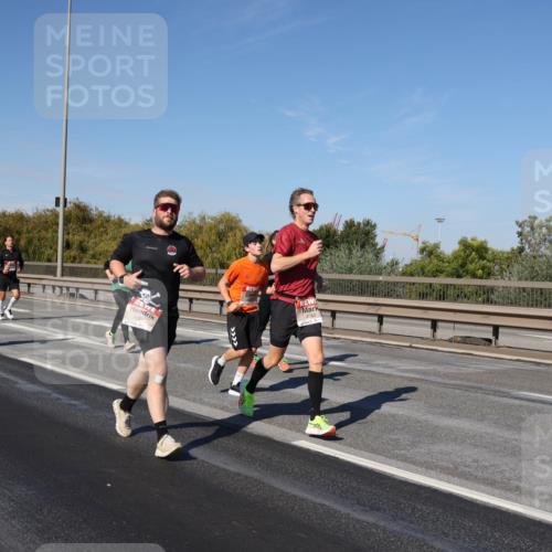 03.10.2025 - Köhlbrandbrückenlauf Julia Fischer http://msf.ph/oto/9010105 03.10.2025 12:54:54 Position 3  meine-sportfotos.de