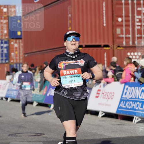 03.10.2025 - Köhlbrandbrückenlauf Michael Burmester http://msf.ph/oto/9010106 03.10.2025 10:11:08 Ziel 1844, 2214, 3011, 3167, 3334, 3542, 3653 meine-sportfotos.de