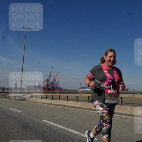 03.10.2025 - Köhlbrandbrückenlauf Matties Gatica Varas http://msf.ph/oto/9010116 03.10.2025 13:08:58 Position 2 5612 meine-sportfotos.de