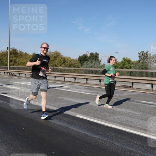 03.10.2025 - Köhlbrandbrückenlauf Julia Fischer http://msf.ph/oto/9010117 03.10.2025 12:54:56 Position 3  meine-sportfotos.de