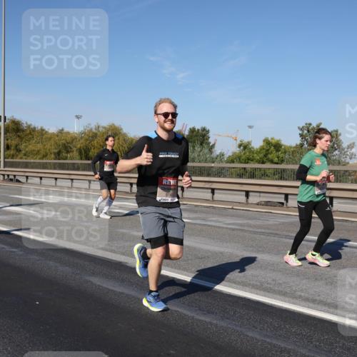 03.10.2025 - Köhlbrandbrückenlauf Julia Fischer http://msf.ph/oto/9010121 03.10.2025 12:54:56 Position 3 5740 meine-sportfotos.de