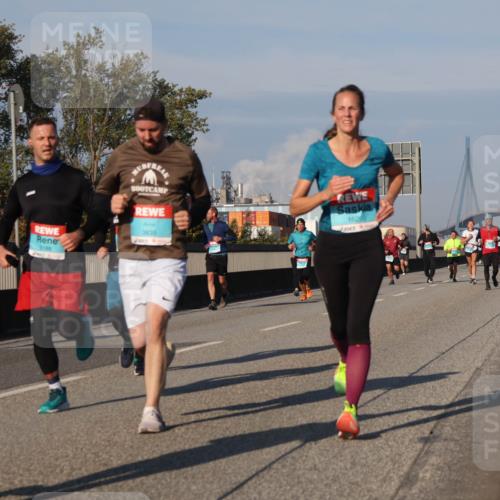 03.10.2025 - Köhlbrandbrückenlauf Luisa Fischer http://msf.ph/oto/9010127 03.10.2025 10:52:07 Position 3 1424, 3188, 5, 3835, 1626 meine-sportfotos.de