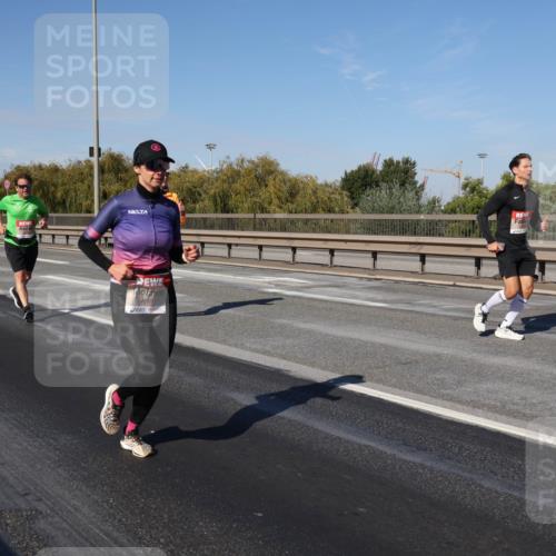 03.10.2025 - Köhlbrandbrückenlauf Julia Fischer http://msf.ph/oto/9010128 03.10.2025 12:54:58 Position 3 4681 meine-sportfotos.de