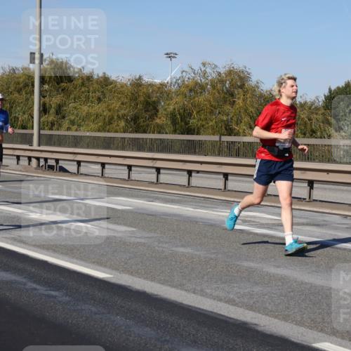 03.10.2025 - Köhlbrandbrückenlauf Julia Fischer http://msf.ph/oto/9010143 03.10.2025 12:55:05 Position 3  meine-sportfotos.de
