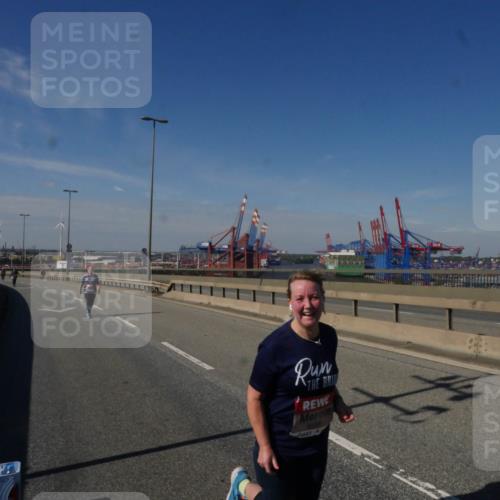 03.10.2025 - Köhlbrandbrückenlauf Matties Gatica Varas http://msf.ph/oto/9010153 03.10.2025 13:09:20 Position 2 6658 meine-sportfotos.de