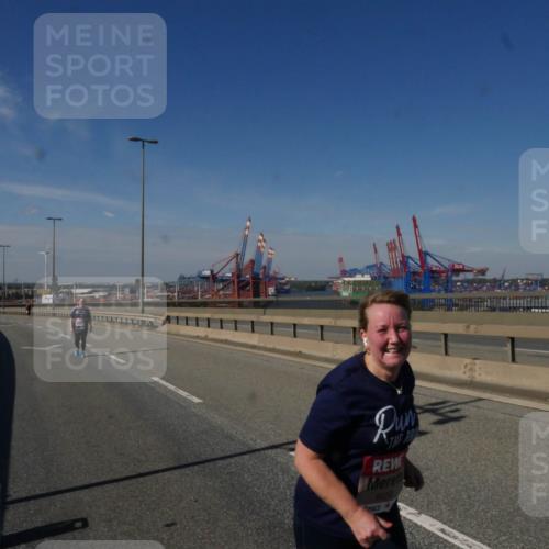 03.10.2025 - Köhlbrandbrückenlauf Matties Gatica Varas http://msf.ph/oto/9010156 03.10.2025 13:09:21 Position 2 6558 meine-sportfotos.de