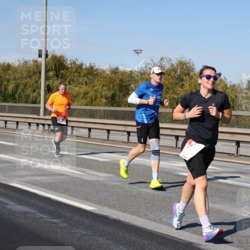 03.10.2025 - Köhlbrandbrückenlauf Julia Fischer http://msf.ph/oto/9010157 03.10.2025 12:55:07 Position 3  meine-sportfotos.de