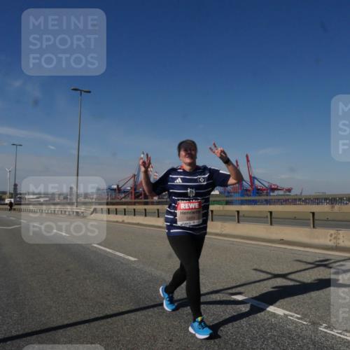 03.10.2025 - Köhlbrandbrückenlauf Matties Gatica Varas http://msf.ph/oto/9010172 03.10.2025 13:09:28 Position 2 5819 meine-sportfotos.de