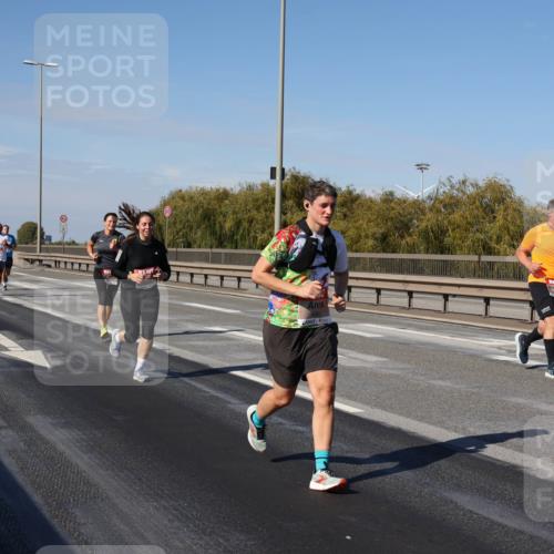 03.10.2025 - Köhlbrandbrückenlauf Julia Fischer http://msf.ph/oto/9010173 03.10.2025 12:55:09 Position 3  meine-sportfotos.de