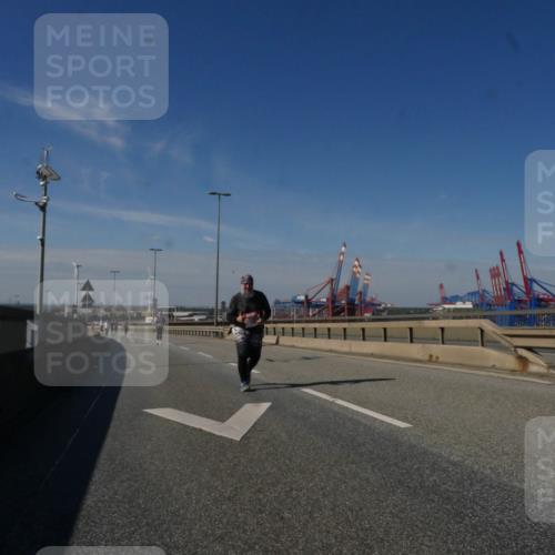 03.10.2025 - Köhlbrandbrückenlauf Matties Gatica Varas http://msf.ph/oto/9010183 03.10.2025 13:09:50 Position 2  meine-sportfotos.de