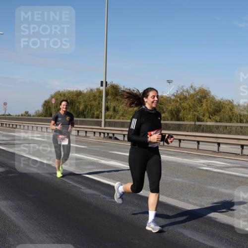 03.10.2025 - Köhlbrandbrückenlauf Julia Fischer http://msf.ph/oto/9010185 03.10.2025 12:55:10 Position 3  meine-sportfotos.de