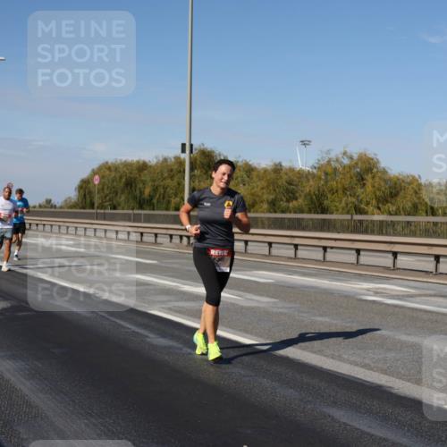 03.10.2025 - Köhlbrandbrückenlauf Julia Fischer http://msf.ph/oto/9010191 03.10.2025 12:55:11 Position 3  meine-sportfotos.de