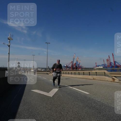 03.10.2025 - Köhlbrandbrückenlauf Matties Gatica Varas http://msf.ph/oto/9010194 03.10.2025 13:09:50 Position 2  meine-sportfotos.de