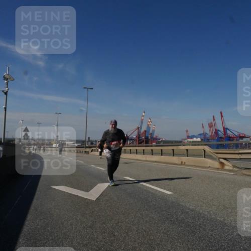 03.10.2025 - Köhlbrandbrückenlauf Matties Gatica Varas http://msf.ph/oto/9010201 03.10.2025 13:09:51 Position 2 118 meine-sportfotos.de