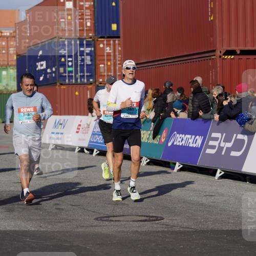 03.10.2025 - Köhlbrandbrückenlauf Michael Burmester http://msf.ph/oto/9010204 03.10.2025 10:11:14 Ziel 1341, 1844, 2214, 2939, 3119, 3120, 3121, 3167, 3238, 3445, 3542 meine-sportfotos.de