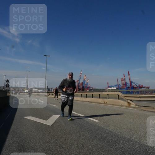 03.10.2025 - Köhlbrandbrückenlauf Matties Gatica Varas http://msf.ph/oto/9010208 03.10.2025 13:09:51 Position 2  meine-sportfotos.de