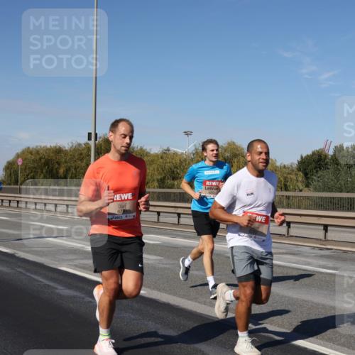 03.10.2025 - Köhlbrandbrückenlauf Julia Fischer http://msf.ph/oto/9010212 03.10.2025 12:55:16 Position 3 6781, 6372, 6782 meine-sportfotos.de