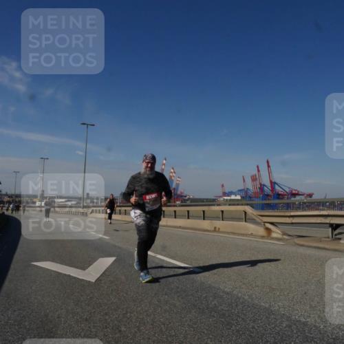 03.10.2025 - Köhlbrandbrückenlauf Matties Gatica Varas http://msf.ph/oto/9010216 03.10.2025 13:09:52 Position 2  meine-sportfotos.de