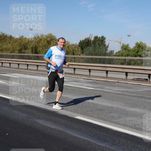 03.10.2025 - Köhlbrandbrückenlauf Julia Fischer http://msf.ph/oto/9010221 03.10.2025 12:55:19 Position 3  meine-sportfotos.de