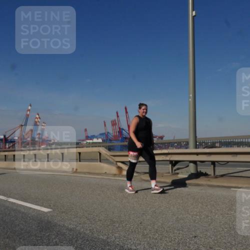 03.10.2025 - Köhlbrandbrückenlauf Matties Gatica Varas http://msf.ph/oto/9010263 03.10.2025 13:10:00 Position 2 118 meine-sportfotos.de