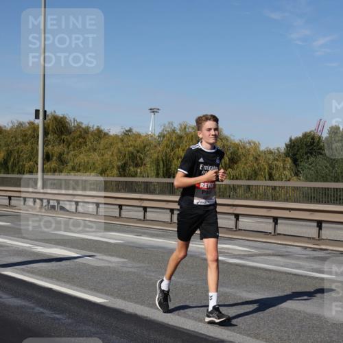 03.10.2025 - Köhlbrandbrückenlauf Julia Fischer http://msf.ph/oto/9010269 03.10.2025 12:55:30 Position 3  meine-sportfotos.de
