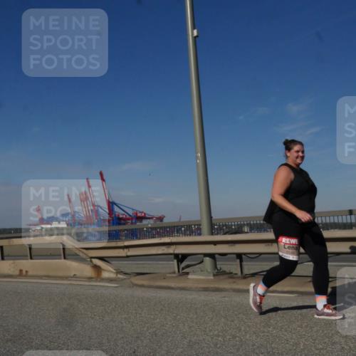 03.10.2025 - Köhlbrandbrückenlauf Matties Gatica Varas http://msf.ph/oto/9010271 03.10.2025 13:10:02 Position 2 18, 5545 meine-sportfotos.de