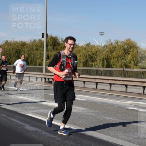 03.10.2025 - Köhlbrandbrückenlauf Julia Fischer http://msf.ph/oto/9010272 03.10.2025 12:55:31 Position 3  meine-sportfotos.de