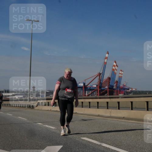 03.10.2025 - Köhlbrandbrückenlauf Matties Gatica Varas http://msf.ph/oto/9010275 03.10.2025 13:10:04 Position 2  meine-sportfotos.de