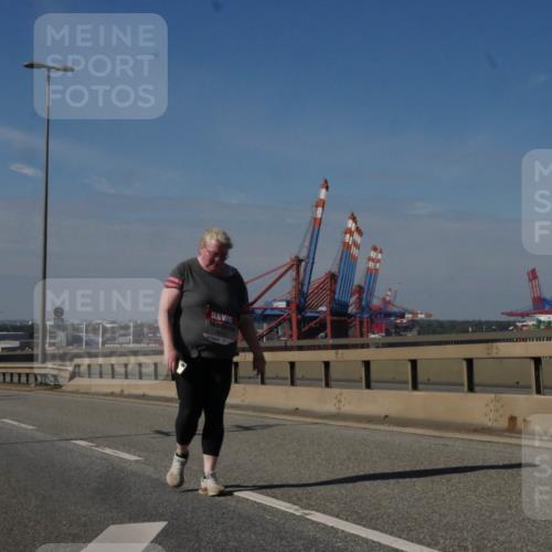 03.10.2025 - Köhlbrandbrückenlauf Matties Gatica Varas http://msf.ph/oto/9010283 03.10.2025 13:10:04 Position 2  meine-sportfotos.de