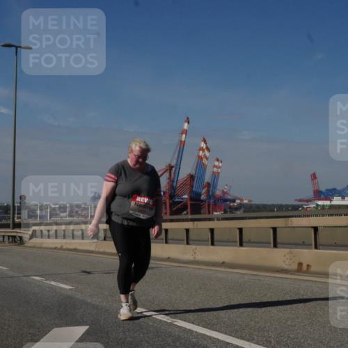 03.10.2025 - Köhlbrandbrückenlauf Matties Gatica Varas http://msf.ph/oto/9010287 03.10.2025 13:10:05 Position 2 5623 meine-sportfotos.de