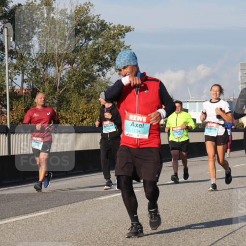 03.10.2025 - Köhlbrandbrückenlauf Luisa Fischer http://msf.ph/oto/9010291 03.10.2025 10:52:18 Position 3 1299, 1559, 1134, 1208 meine-sportfotos.de