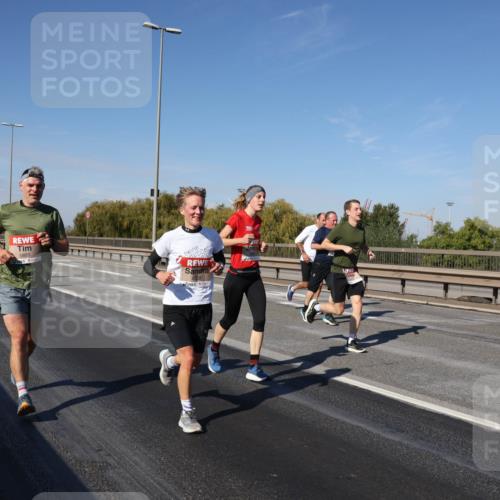 03.10.2025 - Köhlbrandbrückenlauf Julia Fischer http://msf.ph/oto/9010297 03.10.2025 12:55:35 Position 3 5803 meine-sportfotos.de
