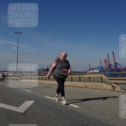 03.10.2025 - Köhlbrandbrückenlauf Matties Gatica Varas http://msf.ph/oto/9010298 03.10.2025 13:10:06 Position 2  meine-sportfotos.de