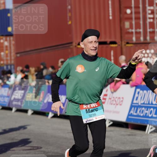 03.10.2025 - Köhlbrandbrückenlauf Michael Burmester http://msf.ph/oto/9010306 03.10.2025 10:11:18 Ziel 1341, 1844, 1871, 2214, 2215, 2881, 2939, 2941, 3119, 3120, 3121, 3167, 3202, 3238, 3445, 3542 meine-sportfotos.de