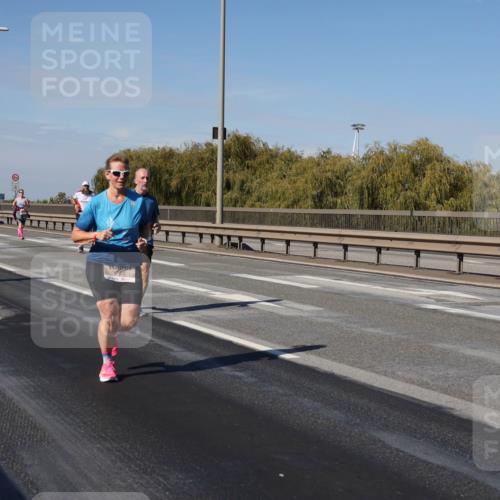 03.10.2025 - Köhlbrandbrückenlauf Julia Fischer http://msf.ph/oto/9010307 03.10.2025 12:55:38 Position 3  meine-sportfotos.de