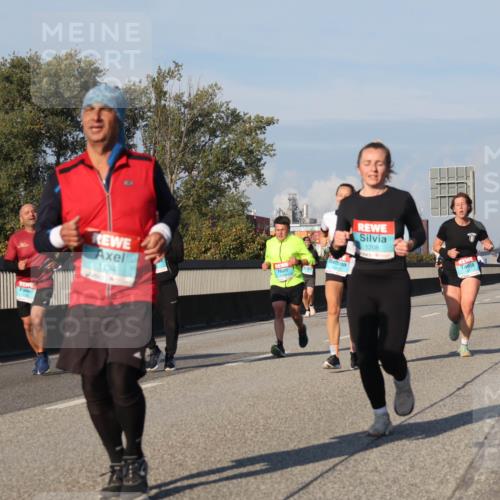 03.10.2025 - Köhlbrandbrückenlauf Luisa Fischer http://msf.ph/oto/9010308 03.10.2025 10:52:19 Position 3 1134, 334, 1208 meine-sportfotos.de